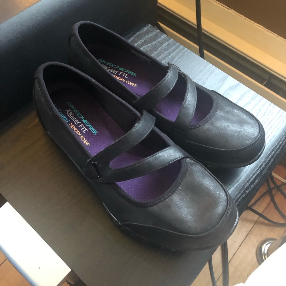 Skechers relaxed fit Mary Janes size 9